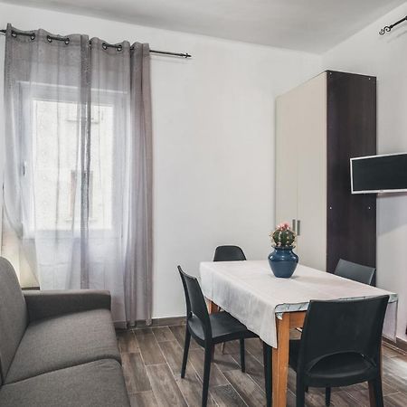Bulldog Station Apartments With Private Wc, Ac, Tv Mestre Exterior photo