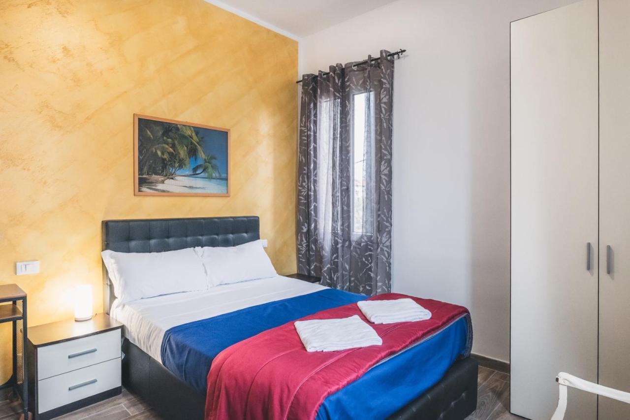 Bulldog Station Apartments With Private Wc, Ac, Tv Mestre Exterior photo